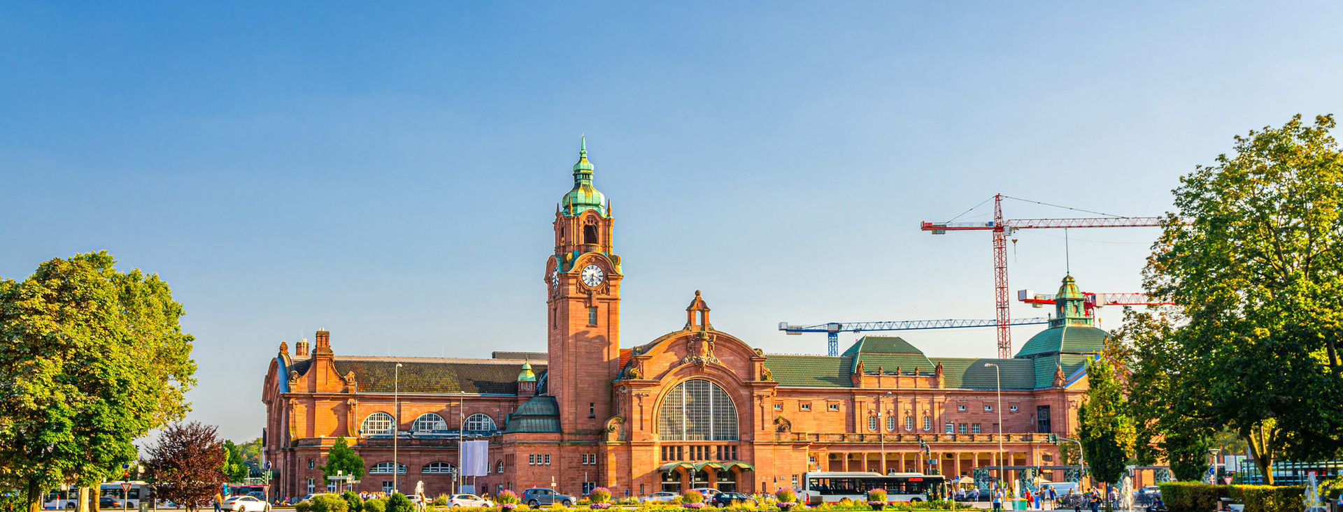 Wiesbaden Hauptbahnhof und Reisingeranlagen
