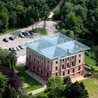 Luftaufnahme: Jagdschloss Platte im Grünen