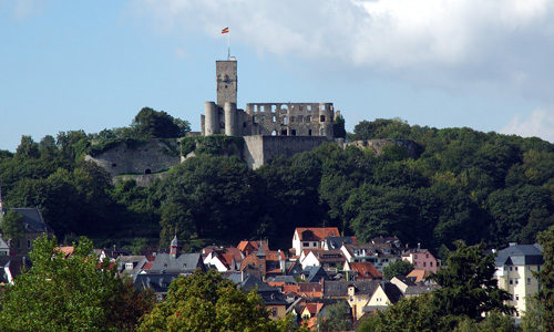 Aerial view of the Königstein castle ruins.